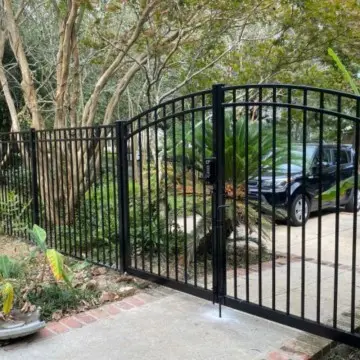 Aluminium Balcony Railing: Enhance Privacy and Safety with Customizable Options